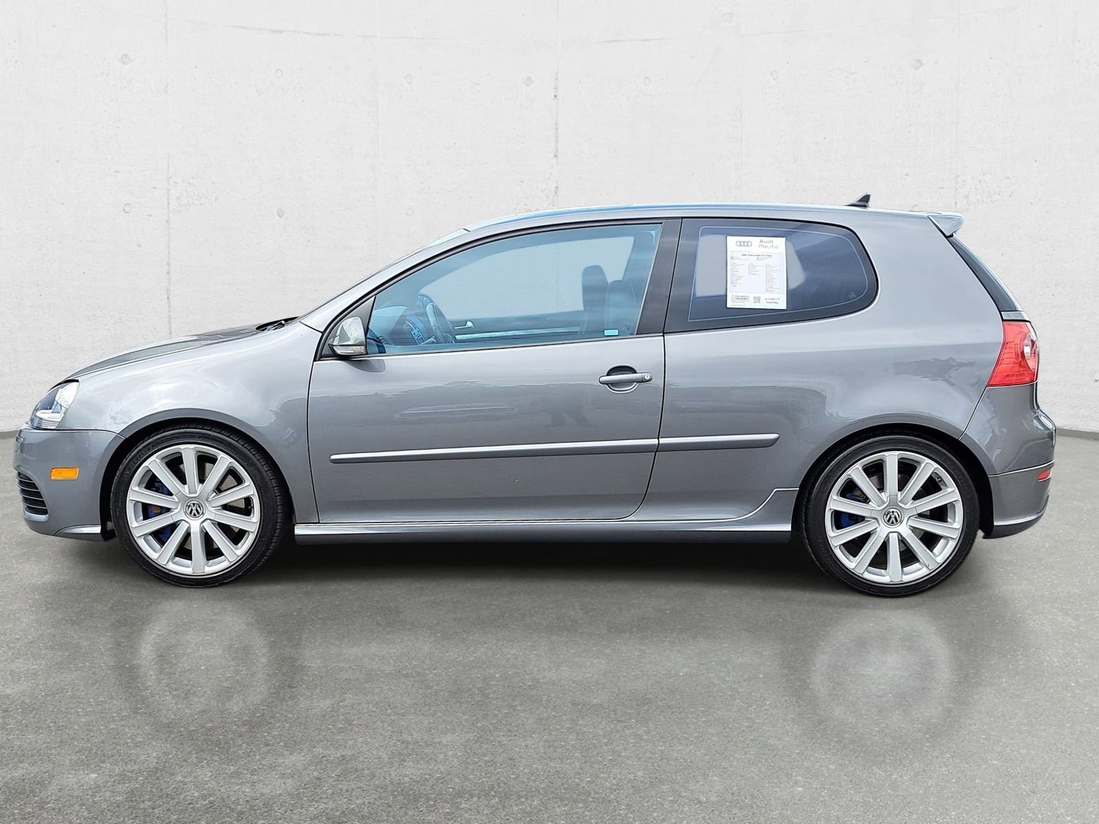 Used 2008 Volkswagen R32 AWD/4WD image 8