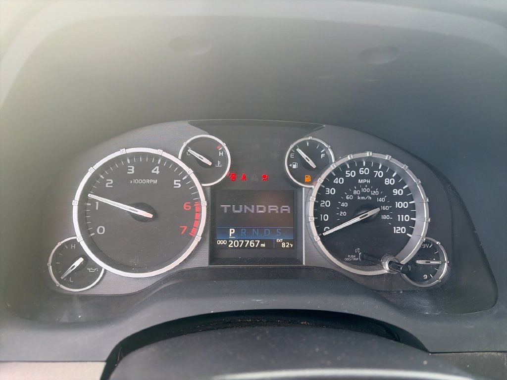 Used 2017 Toyota Tundra SR5 w/ TRD Off Road Package AWD/4WD image 18