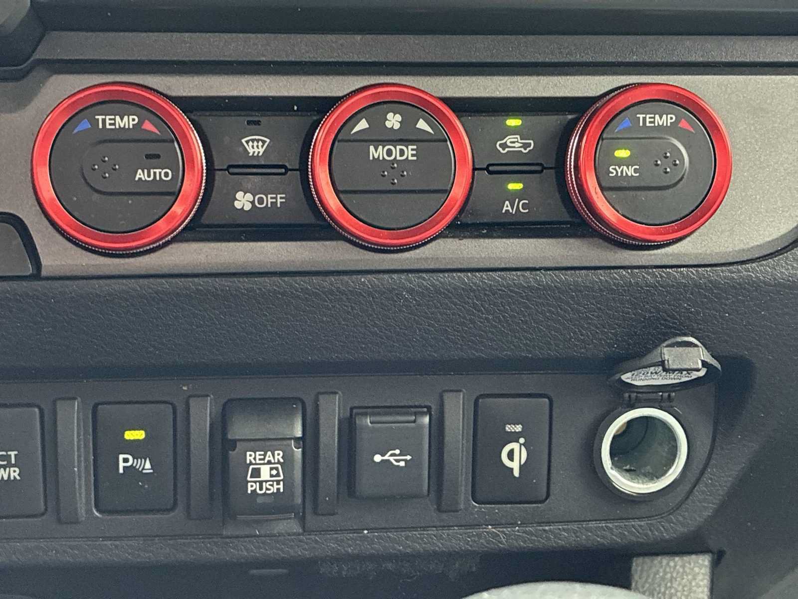 Used 2021 Toyota Tacoma TRD Off-Road w/ Technology Package AWD/4WD image 16