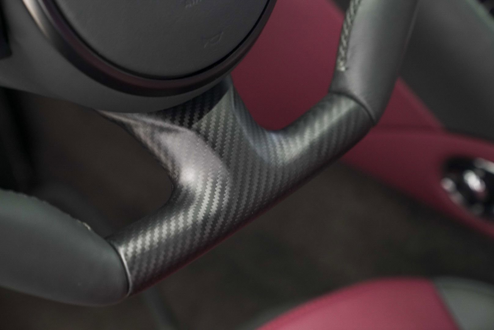 Used 2023 Aston Martin DBS Coupe image 17