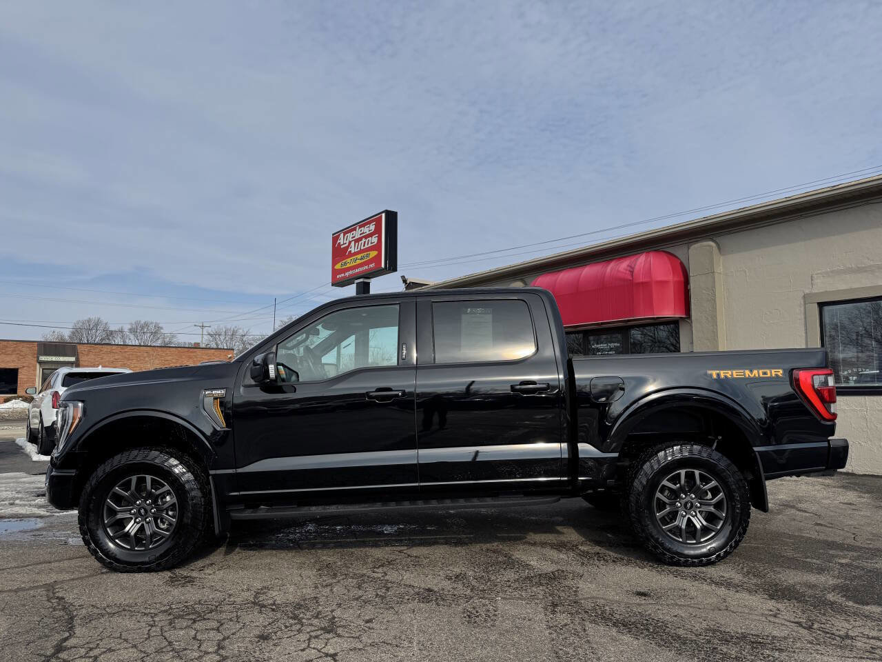 Used 2023 Ford F150 Tremor w/ Equipment Group 402A High image 6