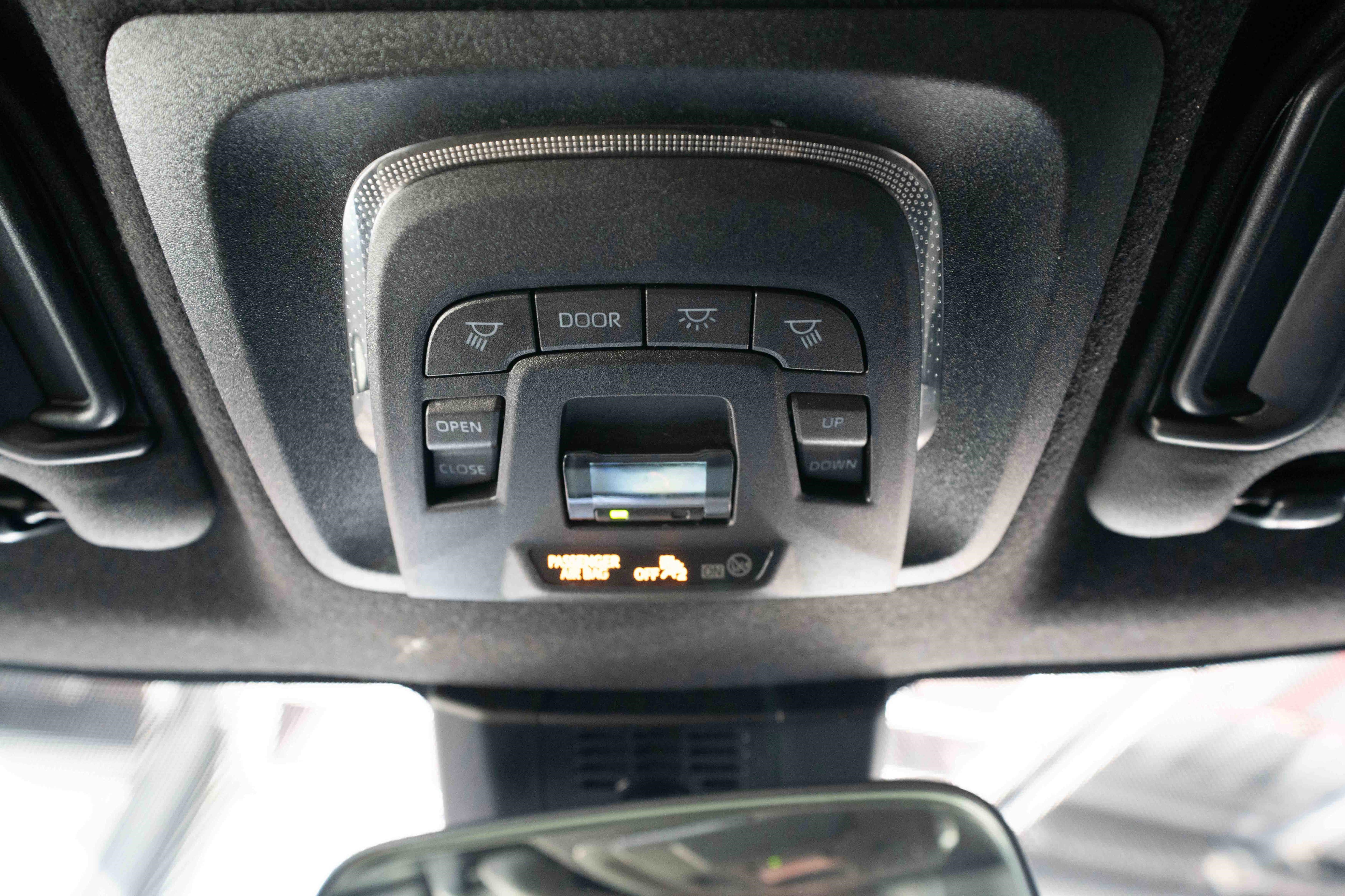 Used 2024 Toyota Corolla SE w/ SE Premium Package image 18