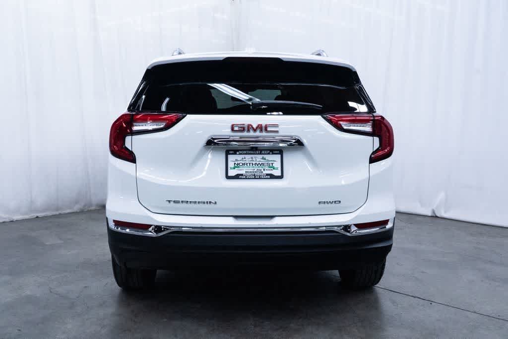 Used 2024 GMC Terrain SLT AWD/4WD image 5