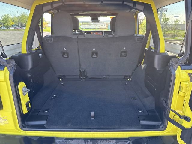 Used 2024 Jeep Wrangler Rubicon image 12