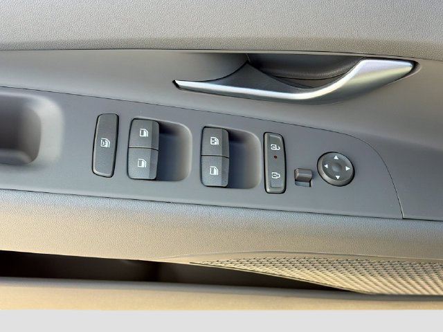 Certified 2026 Hyundai Elantra Sport FWD image 18