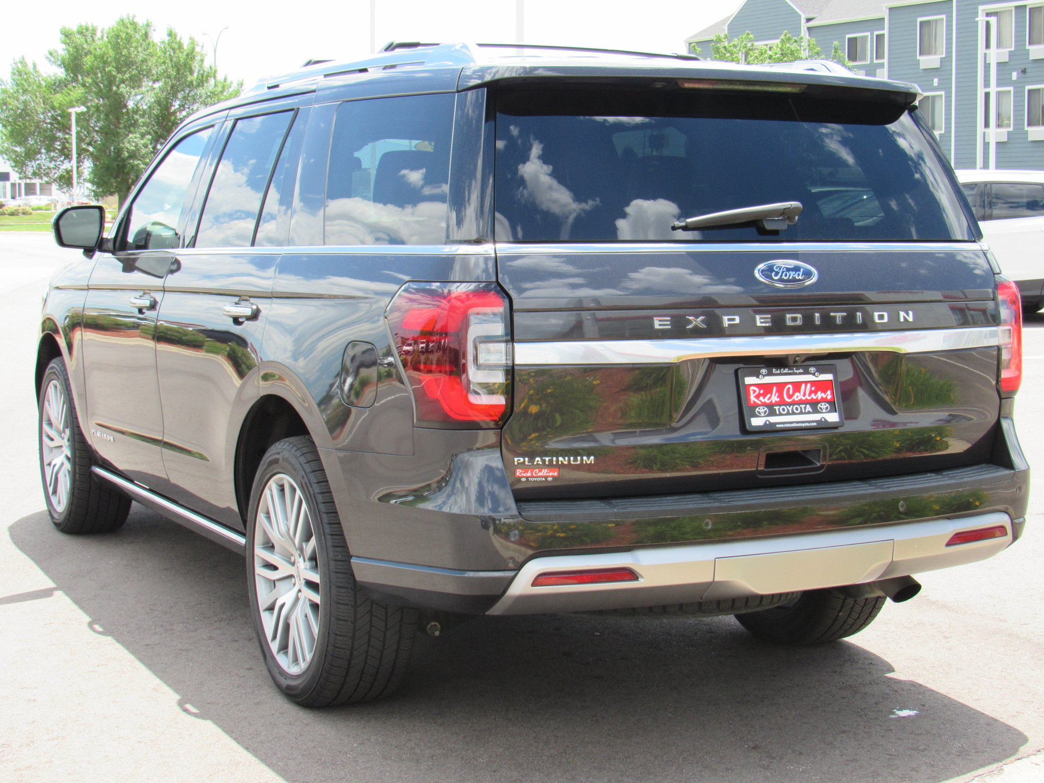 Used 2022 Ford Expedition Platinum AWD/4WD image 8