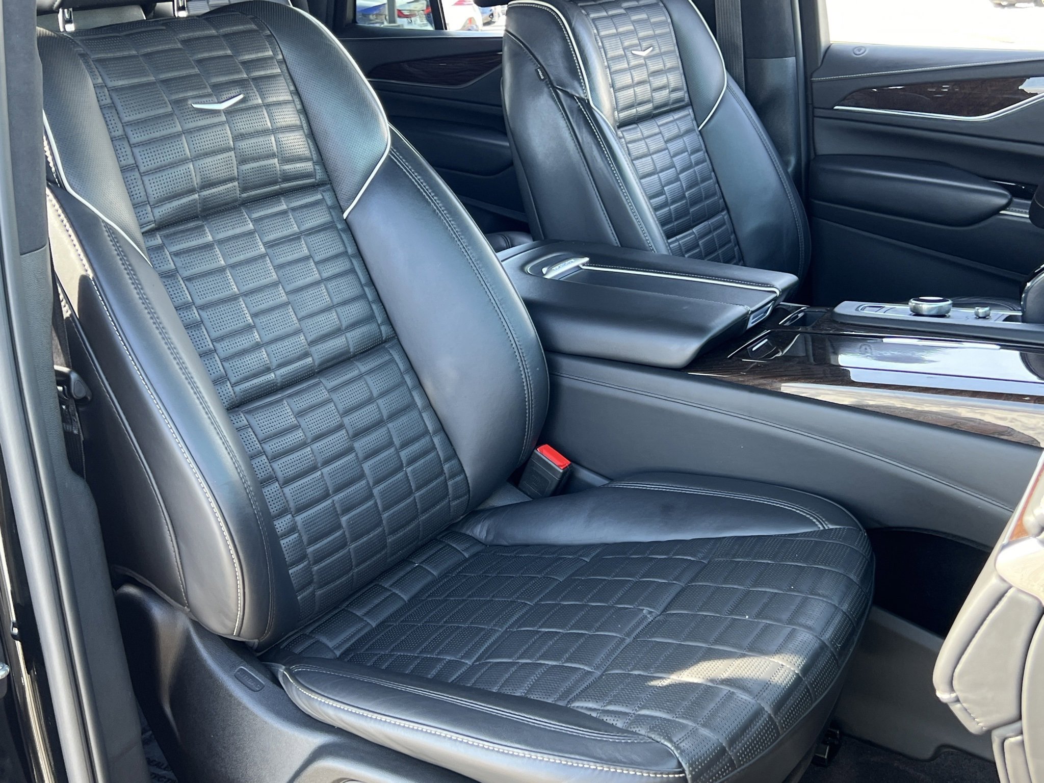 Used 2022 Cadillac Escalade Sport Platinum w/ Heavy-Duty Trailer Package image 19