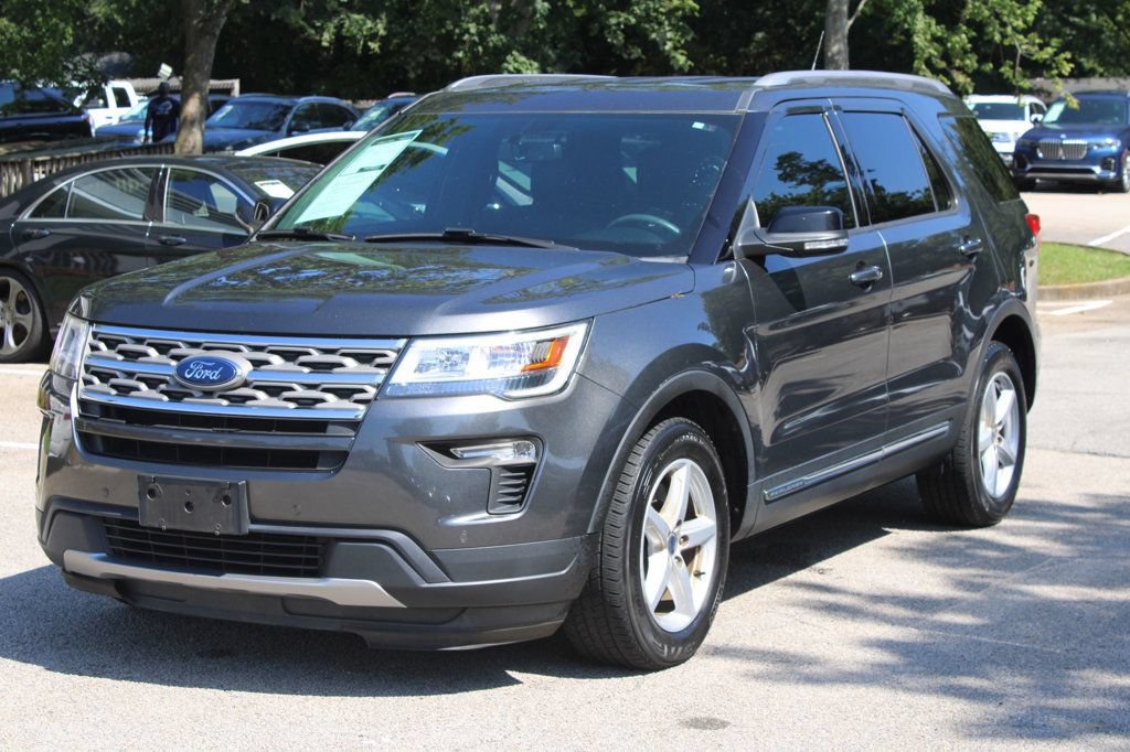 Used 2018 Ford Explorer XLT w/ Equipment Group 202A FWD image 3