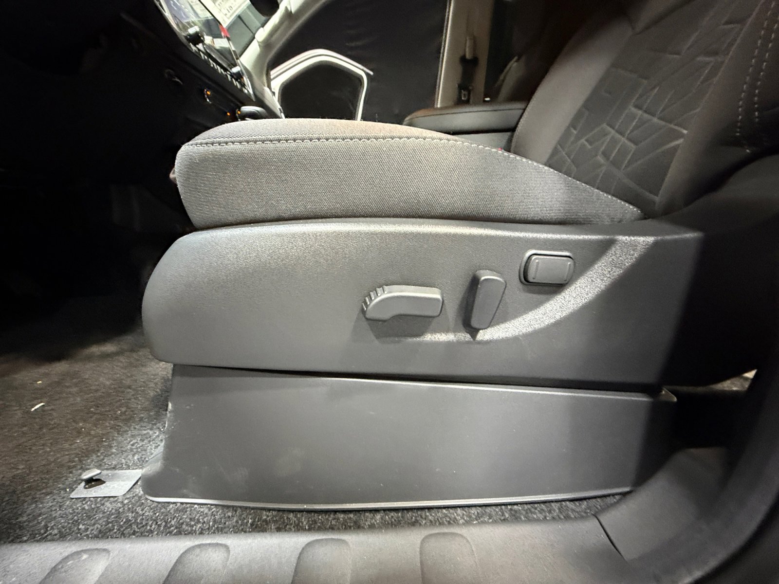 New 2026 Nissan Frontier SV image 14