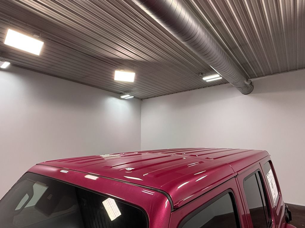 Used 2024 Jeep Wrangler Unlimited Sahara w/ Technology Group AWD/4WD image 42