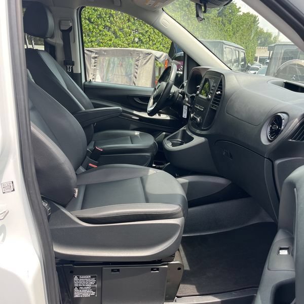 Used 2023 Mercedes-Benz Metris Passenger image 17