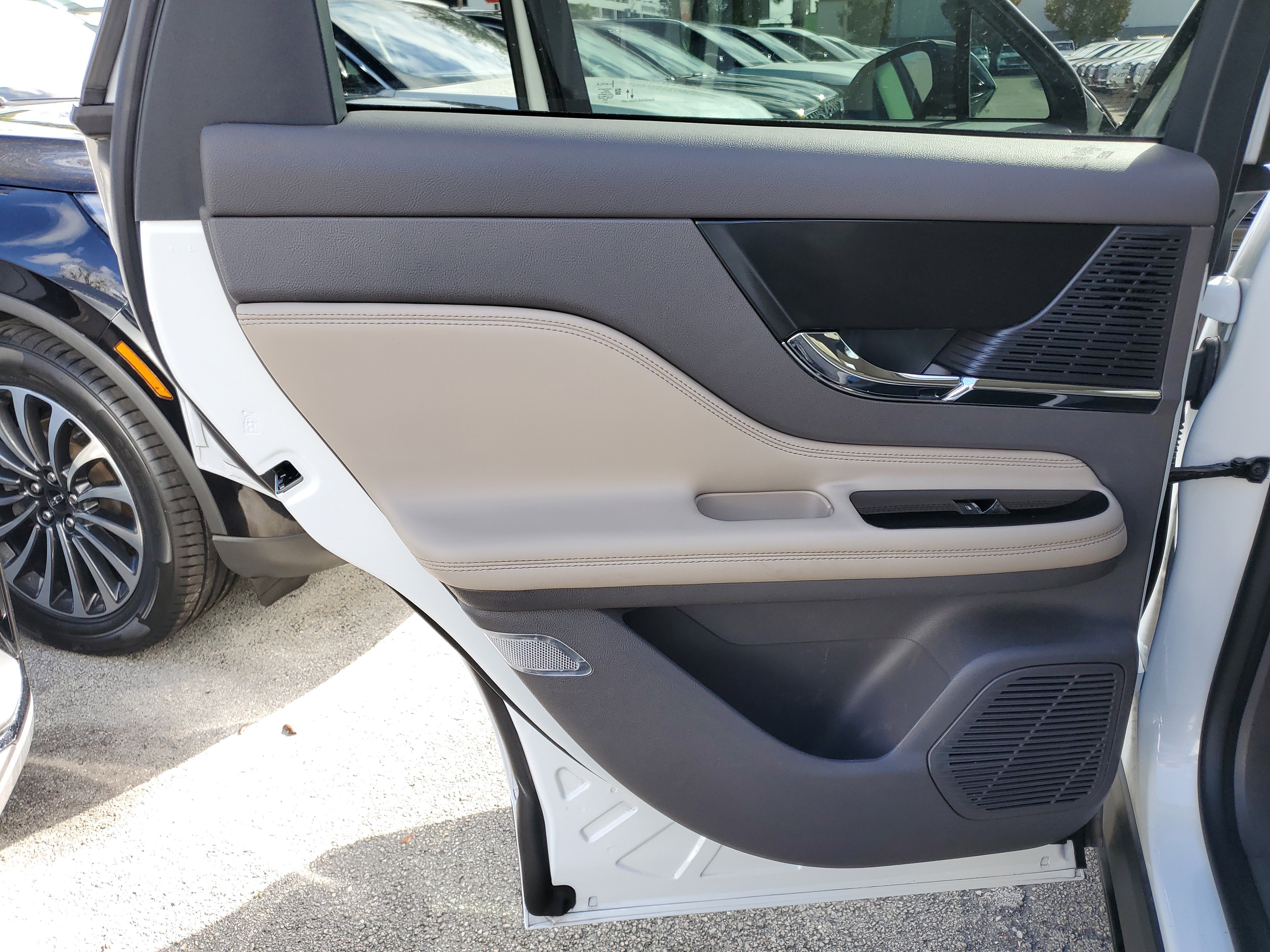 Certified 2022 Lincoln Corsair FWD image 12