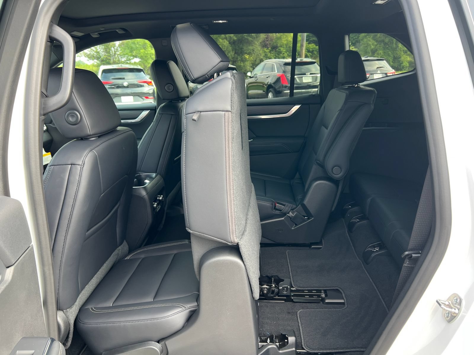 New 2027 GMC Acadia Elevation w/ Black Edition AWD/4WD image 6