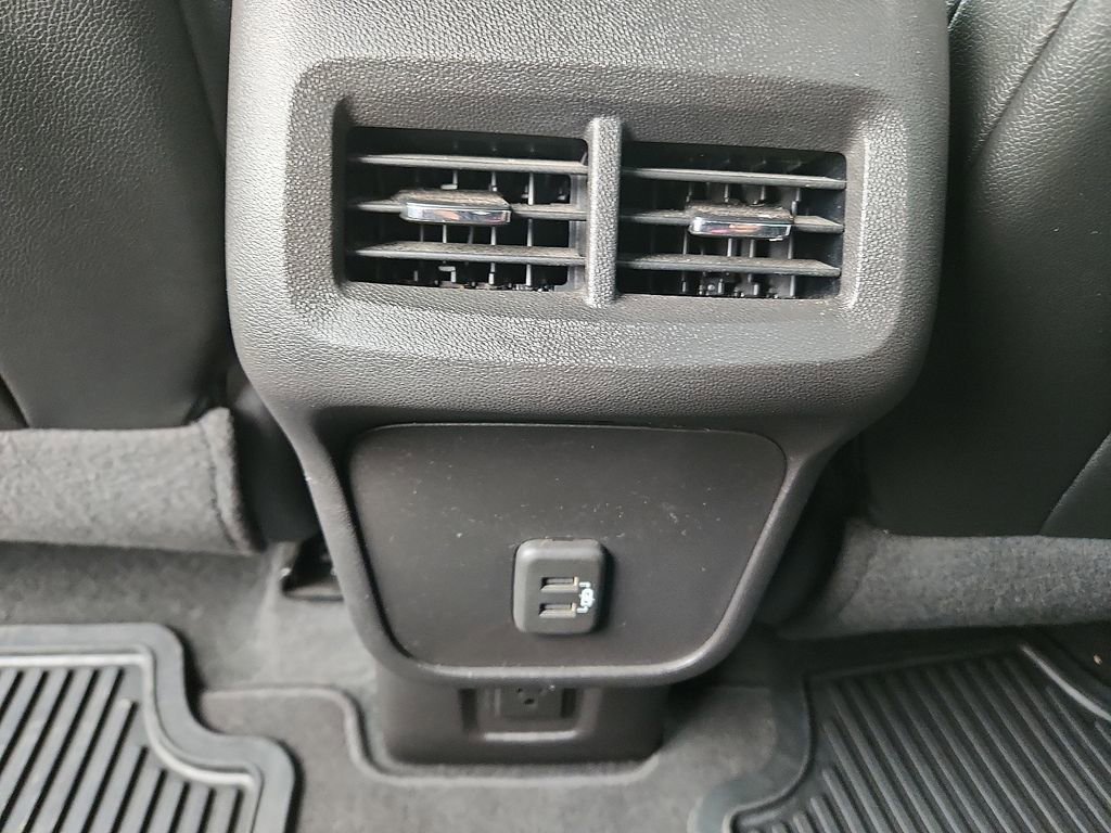 Used 2024 Chevrolet Equinox RS w/ RS Leather Package image 17