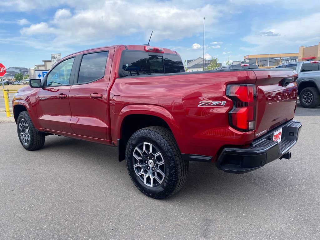 Used 2024 Chevrolet Colorado Z71 w/ Z71 Convenience Package 2 AWD/4WD image 3