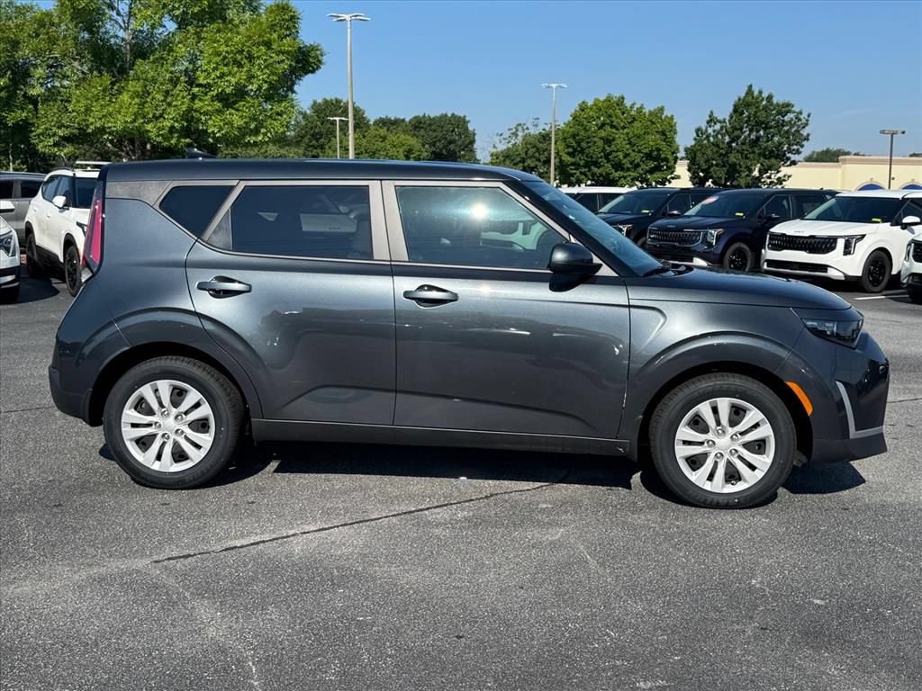 Certified 2025 Kia Soul LX FWD image 2