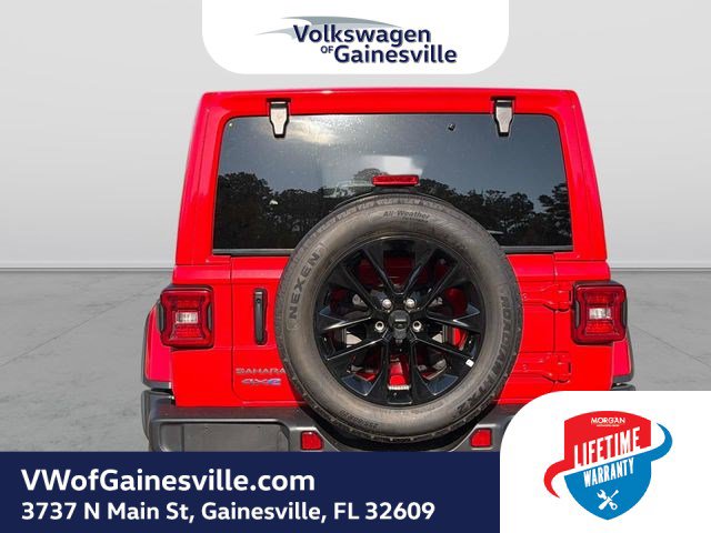 Used 2025 Jeep Wrangler Unlimited Sahara AWD/4WD image 5