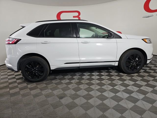 Used 2024 Ford Edge SE w/ Black Appearance Package image 8