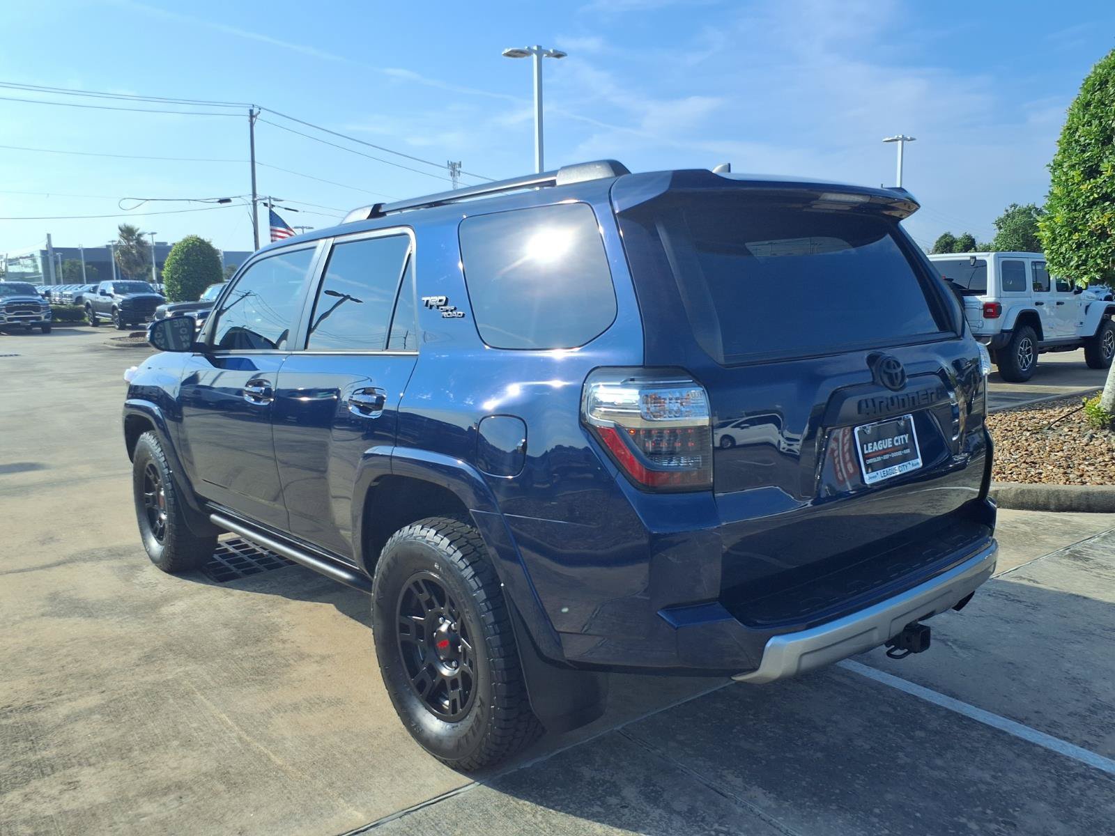 Used 2024 Toyota 4Runner TRD Off-Road Premium w/ Moonroof Package AWD/4WD image 4