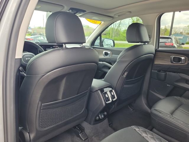 Used 2023 Kia Sorento SX Prestige image 17