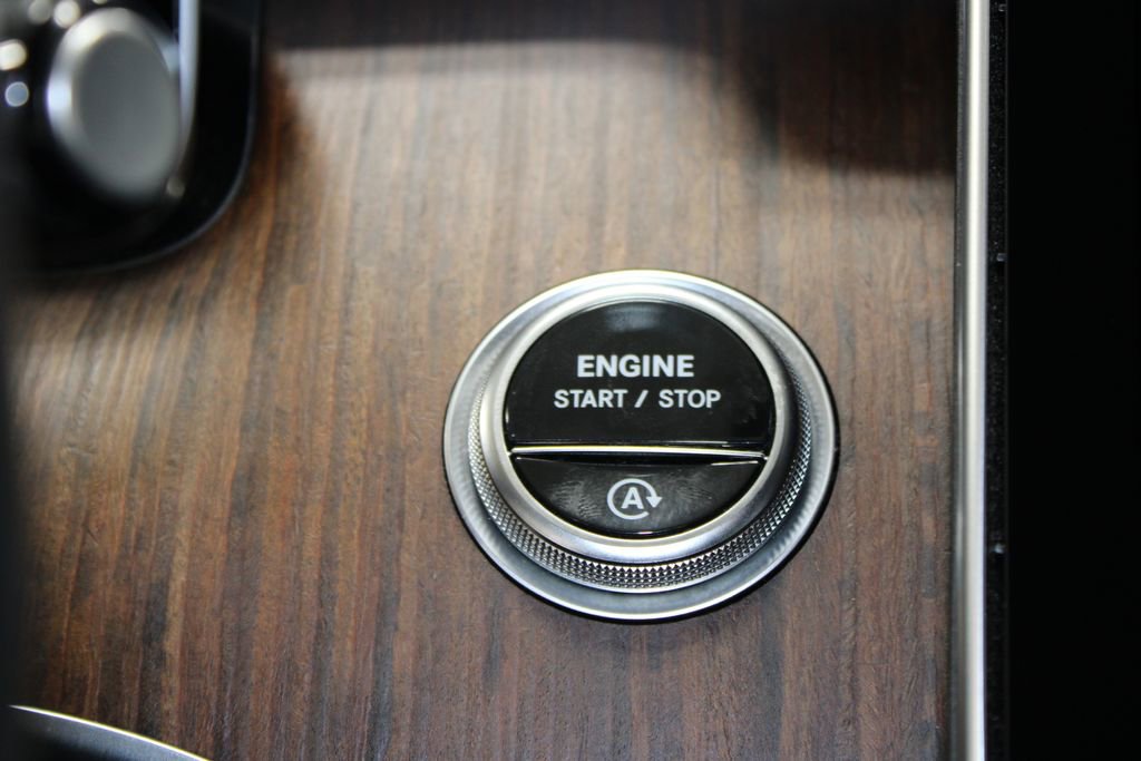 Used 2025 Mercedes-Benz C 300 Sedan image 35