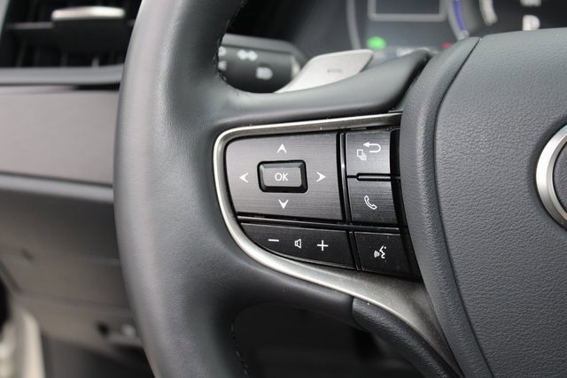 Certified 2025 Lexus ES 300h w/ Premium Package image 18