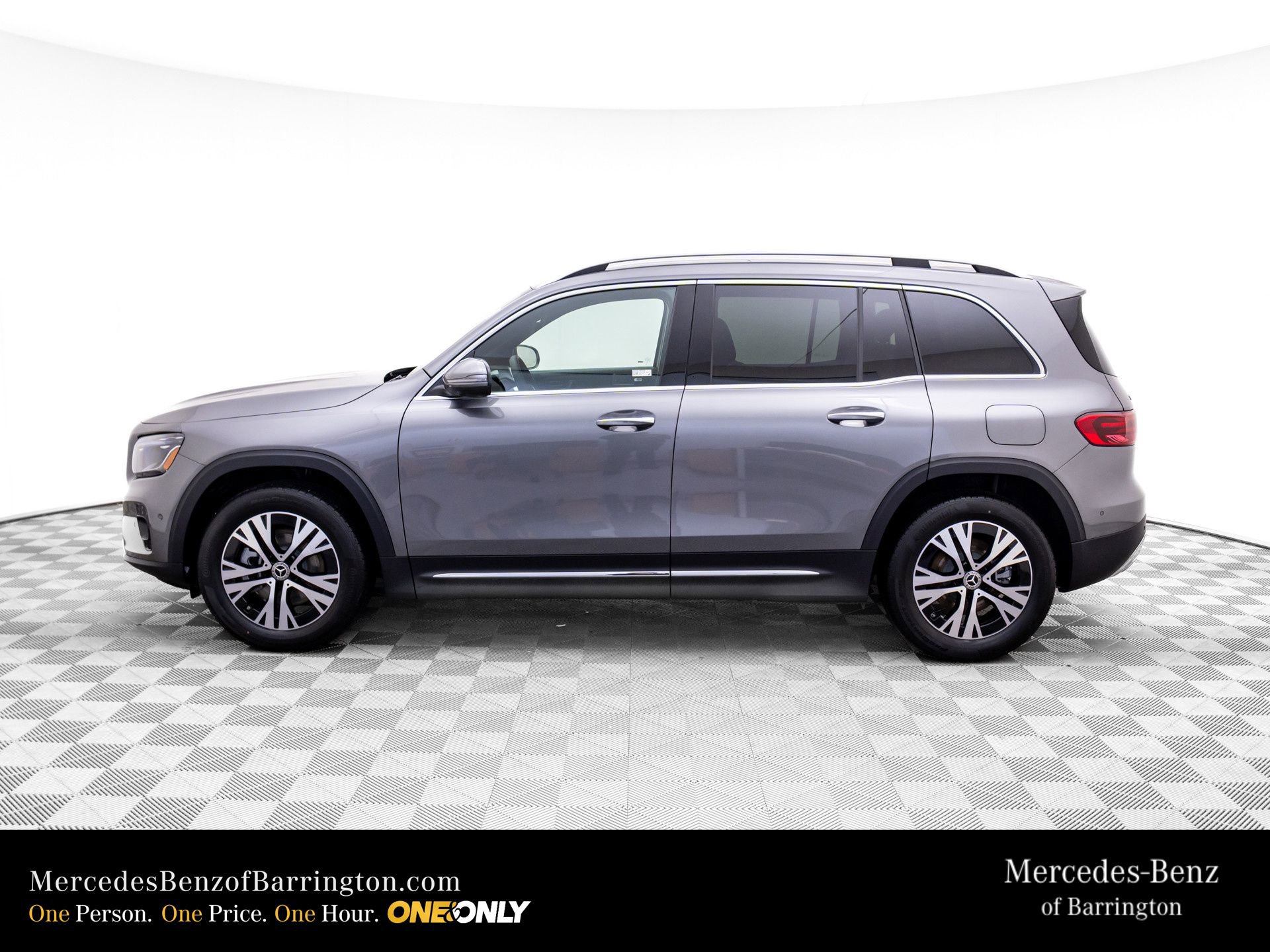 New 2026 Mercedes-Benz GLB 250 4MATIC image 2