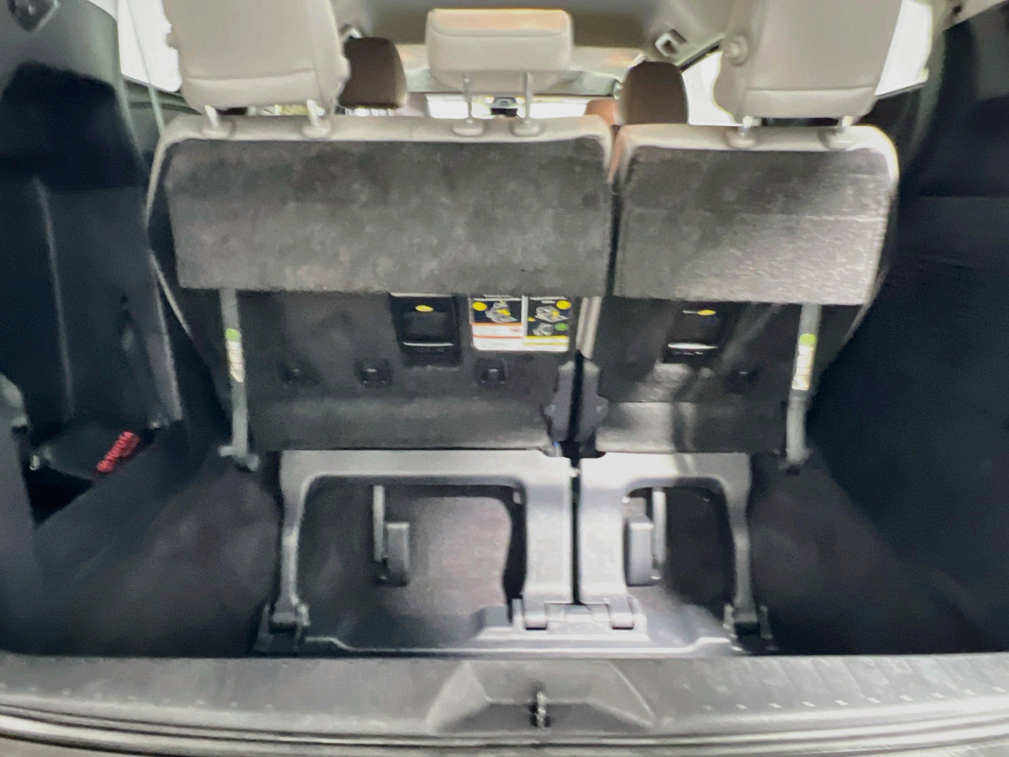Used 2025 Toyota Sienna XLE FWD image 34