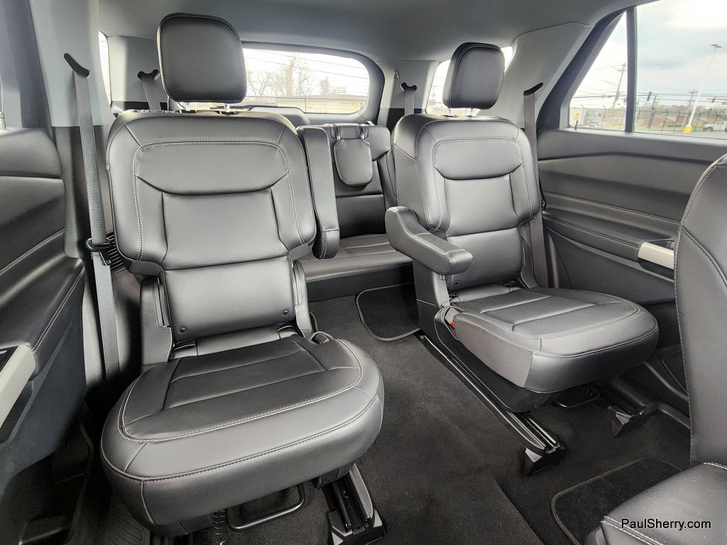 Used 2024 Ford Explorer XLT w/ Equipment Group 202A image 49