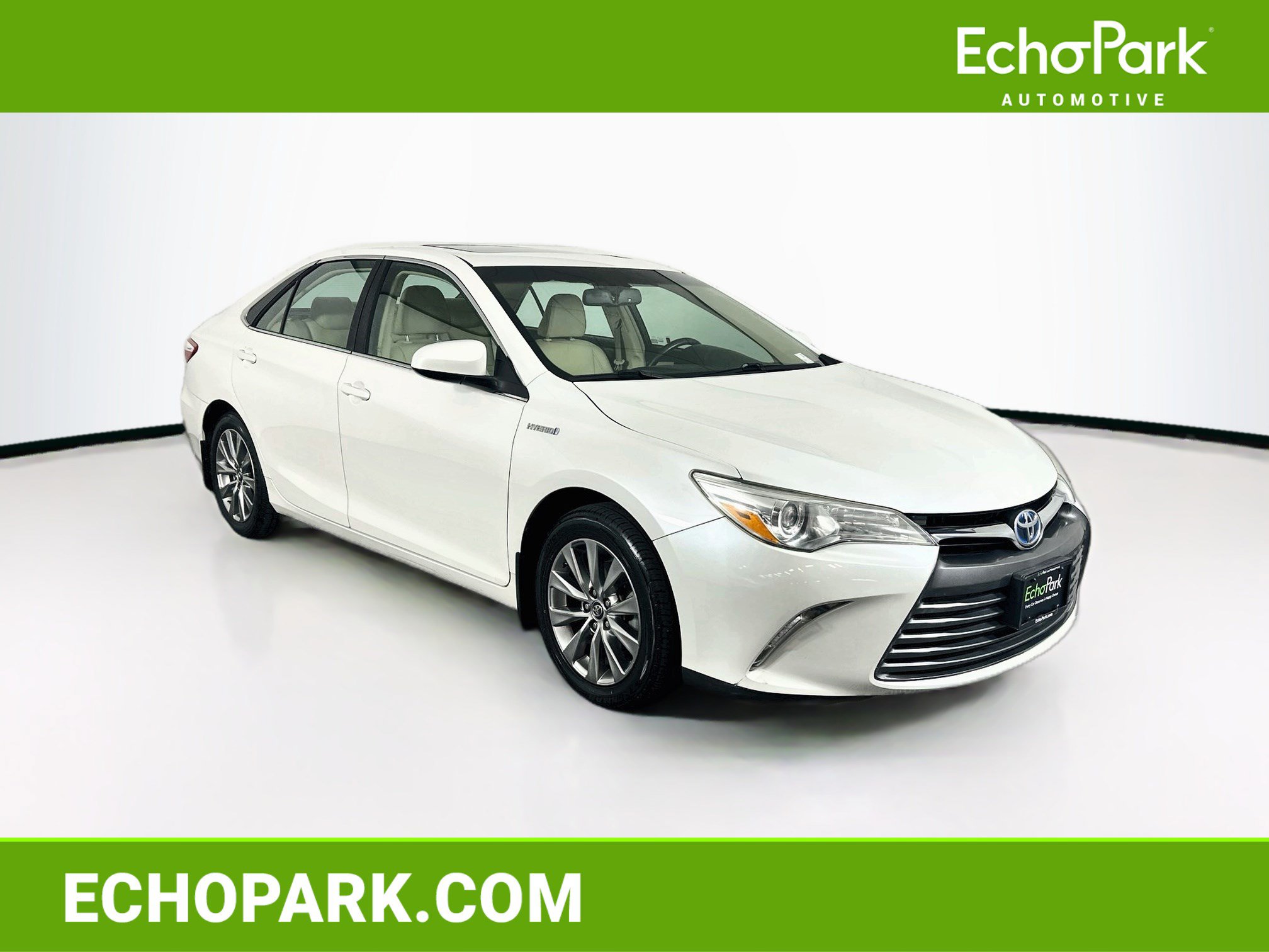 Used 2017 Toyota Camry XLE w/ Moonroof Package FWD image 1