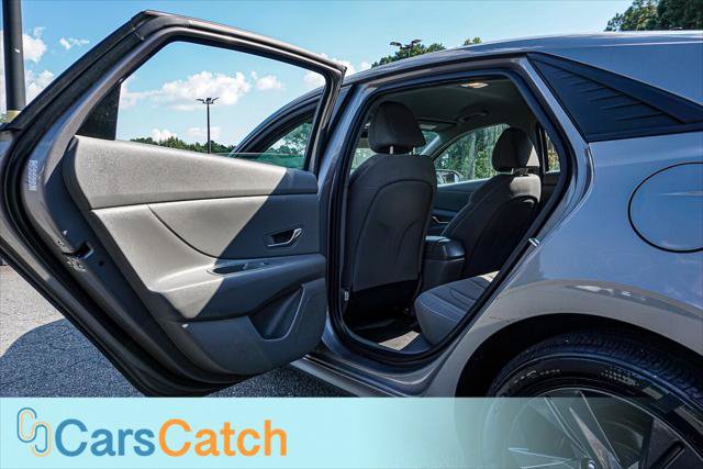 Used 2021 Hyundai Elantra SEL FWD image 32
