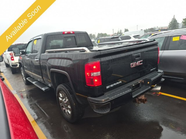 Used 2018 GMC Sierra 2500 Denali w/ Suspension Package, Off-Road AWD/4WD image 3