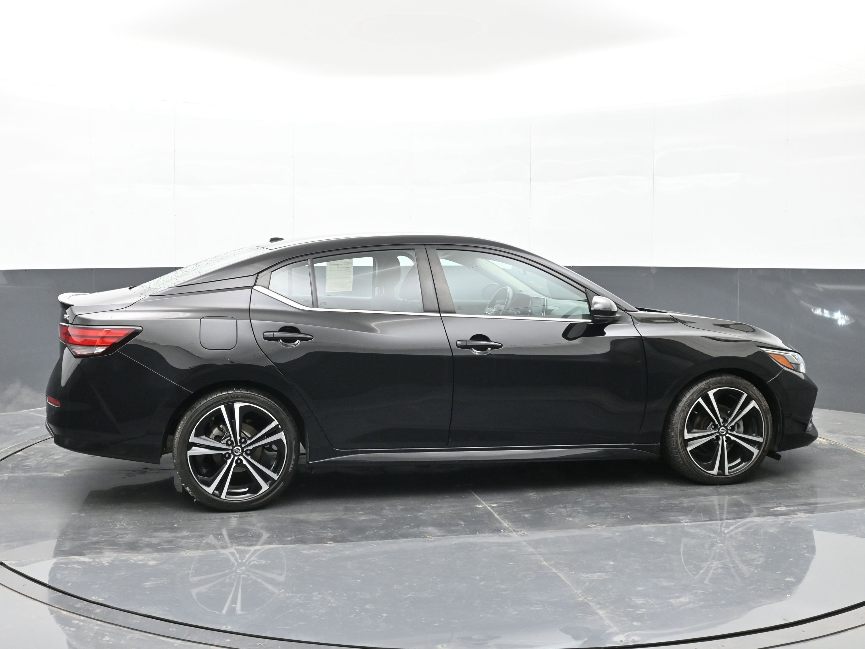 Used 2021 Nissan Sentra SR image 9