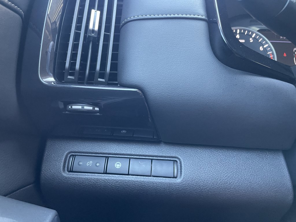 Used 2024 Nissan Pathfinder SV w/ Lighting Package (N92) image 28