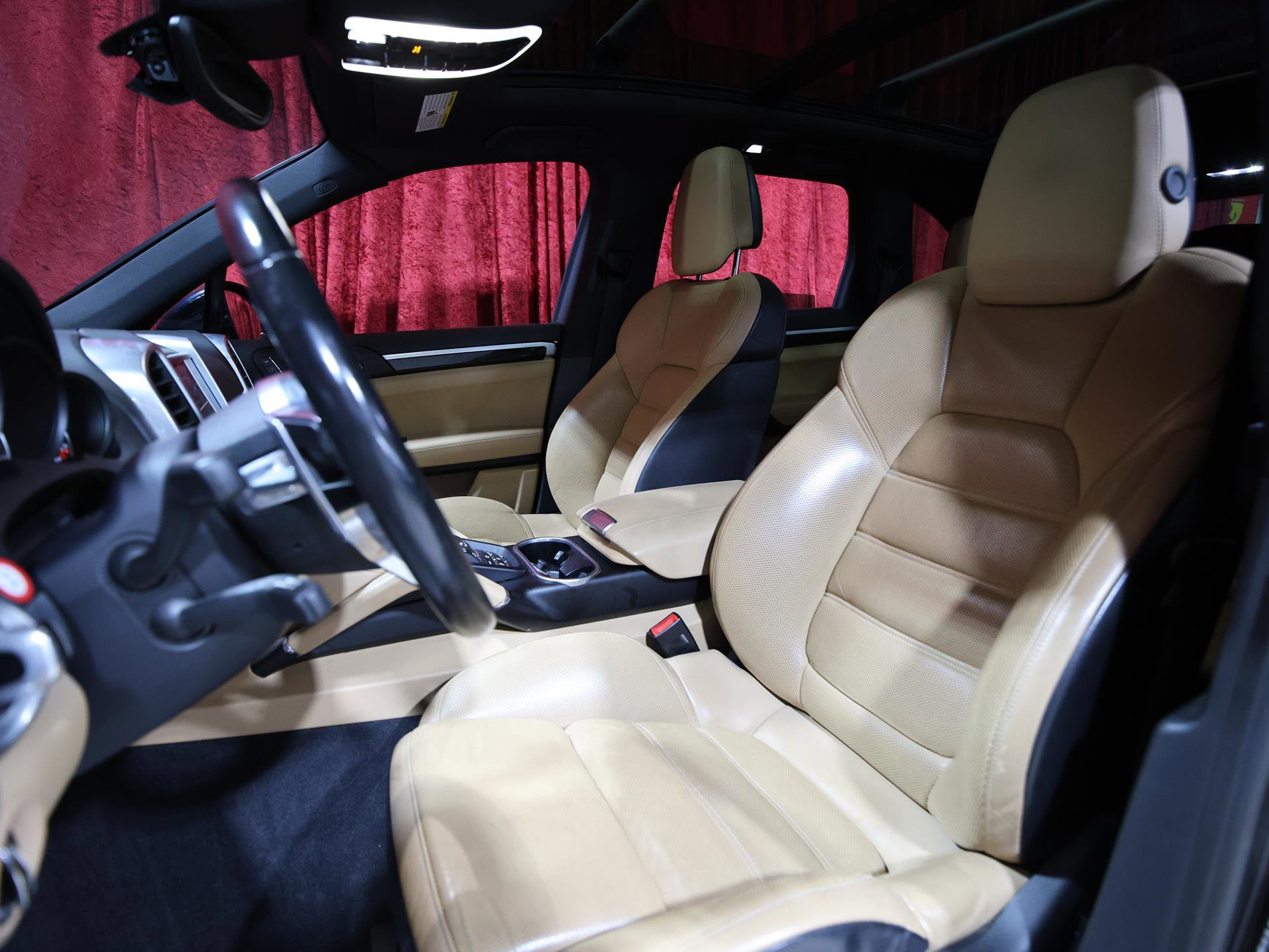 Used 2017 Porsche Cayenne S w/ Premium Plus Package image 13