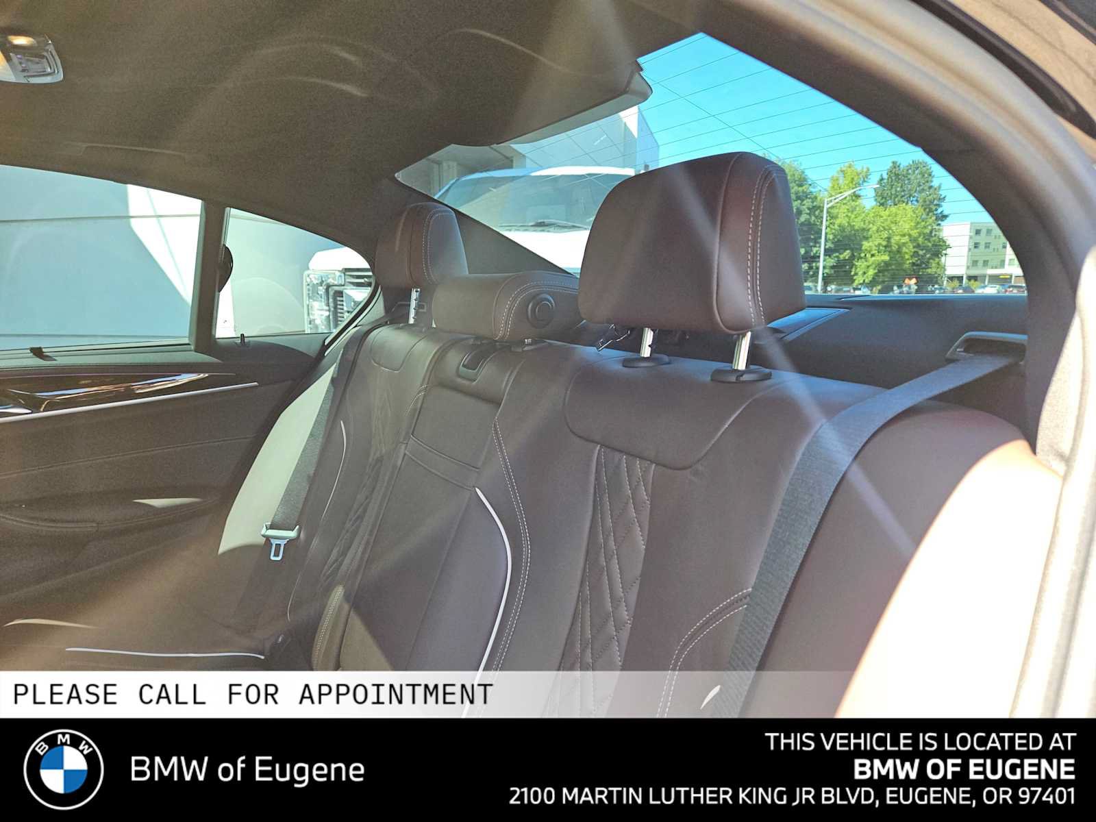 Used 2023 BMW M550i xDrive w/ Executive Package AWD/4WD image 21