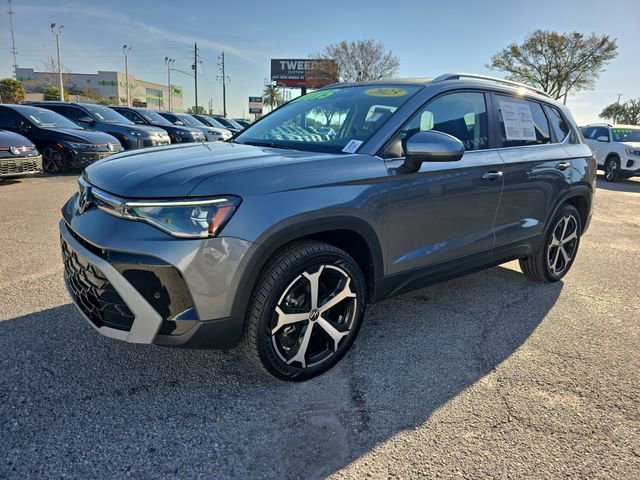 Used 2025 Volkswagen Taos SEL image 7