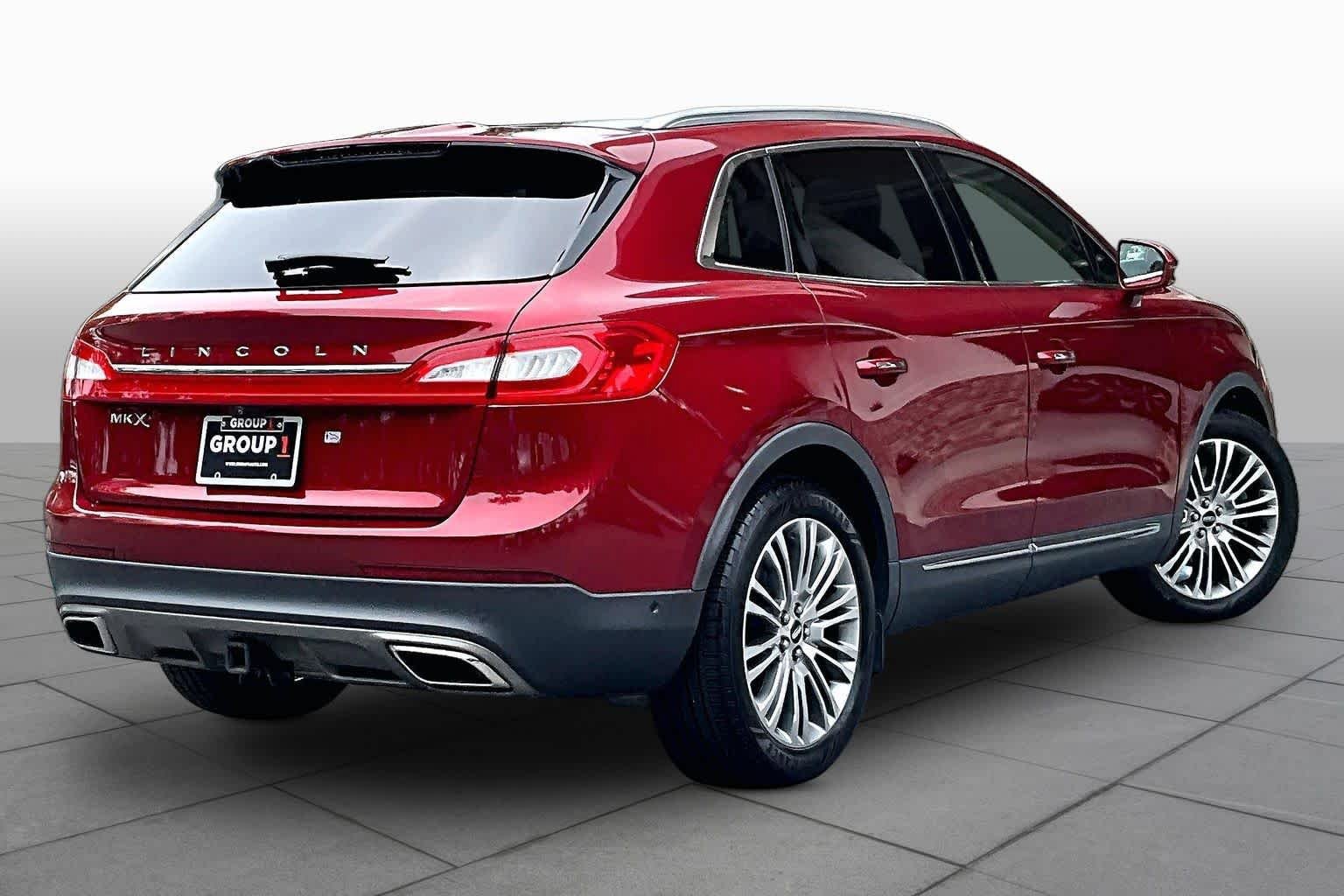 Used 2018 Lincoln MKX Reserve w/ Driver Assistance Package FWD image 13