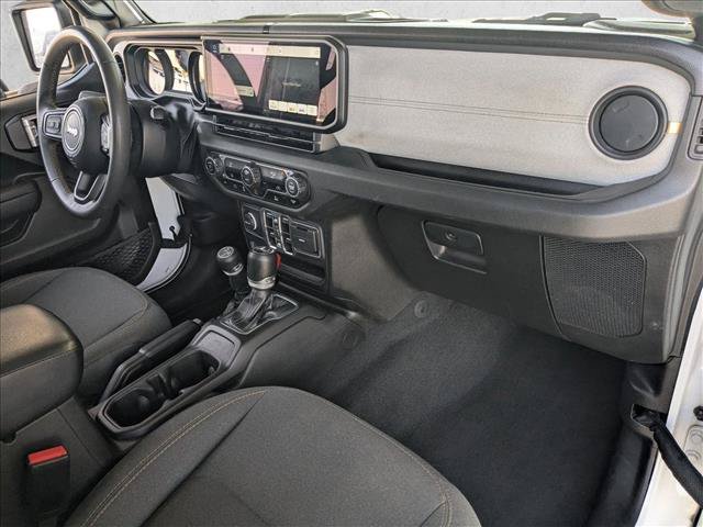 Used 2024 Jeep Wrangler Unlimited AWD/4WD image 21