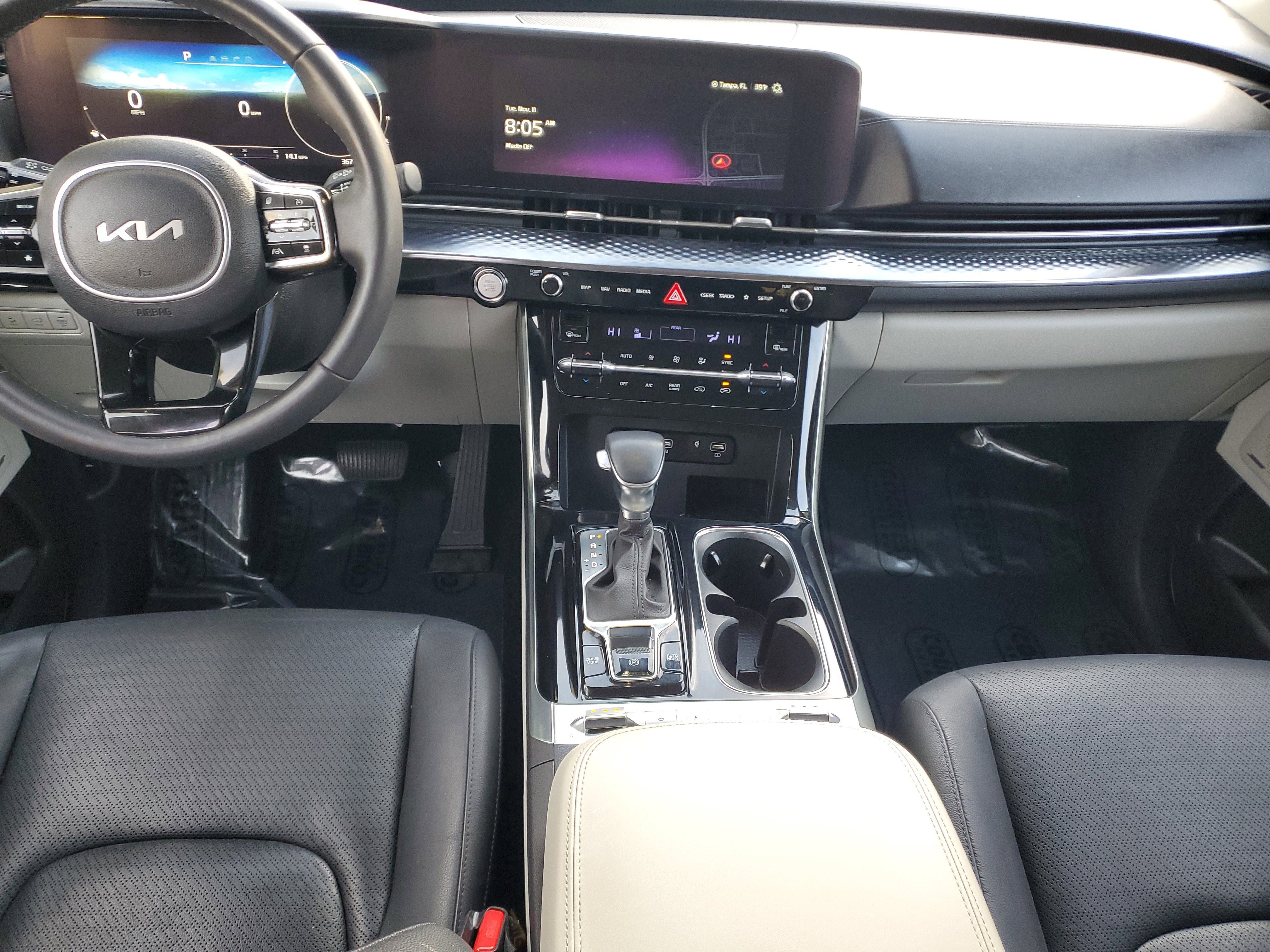 Certified 2023 Kia Carnival SX Prestige image 13