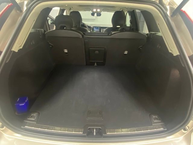 Certified 2025 Volvo XC60 B5 Plus AWD/4WD image 8