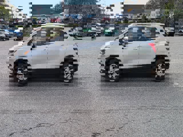 Used 2017 Chevrolet Trax LS AWD/4WD image 2