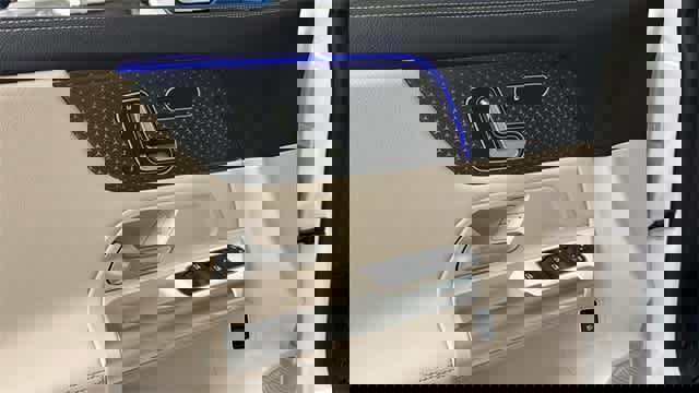 Used 2025 Mercedes-Benz GLA 250 4MATIC image 13