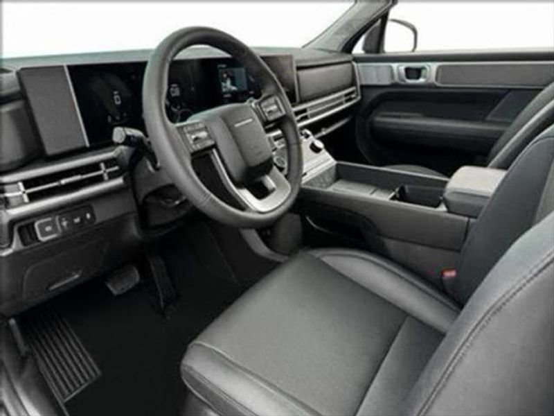 Used 2025 Hyundai Santa Fe SEL image 14