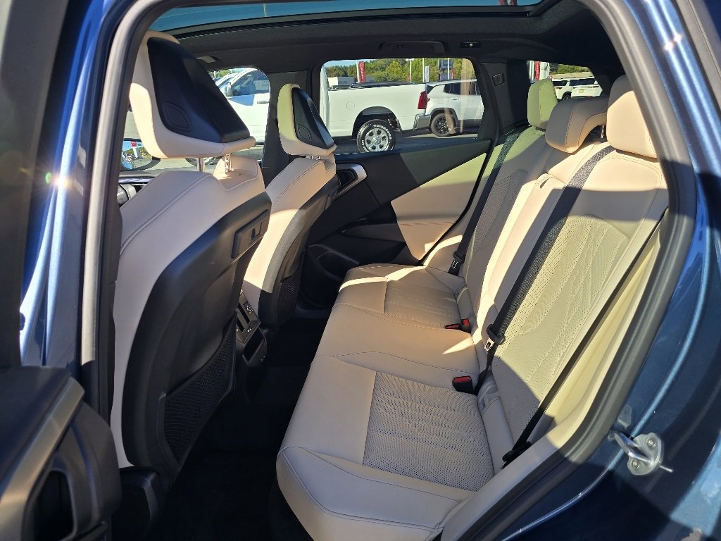 Used 2025 BMW X3 xDrive30i w/ M Sport Package image 12