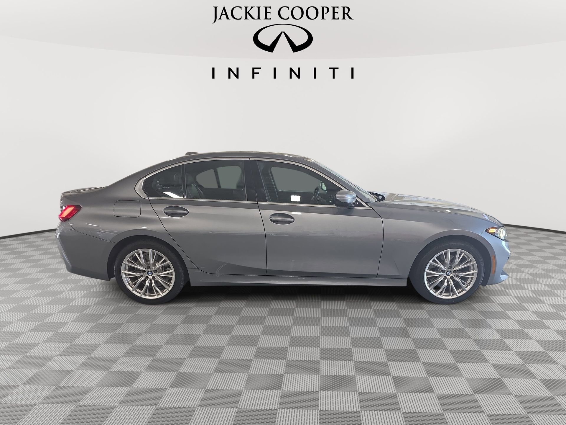 Used 2024 BMW 330i Sedan image 4