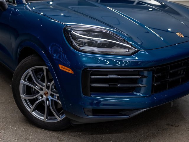 Certified 2025 Porsche Cayenne Coupe image 13