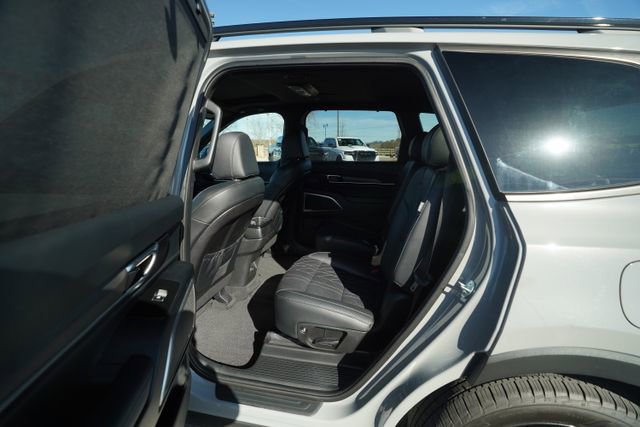 Used 2023 Kia Telluride EX X-Line image 16