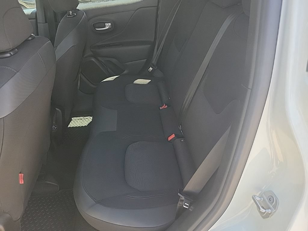 Used 2023 Jeep Renegade Trailhawk AWD/4WD image 34