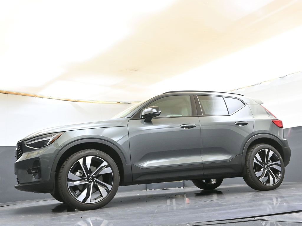 New 2026 Volvo XC40 B5 Ultra w/ Protection Package Premier image 36